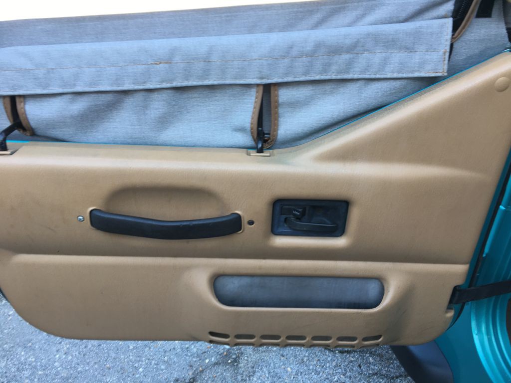 1997 Jeep Wrangler Image 10