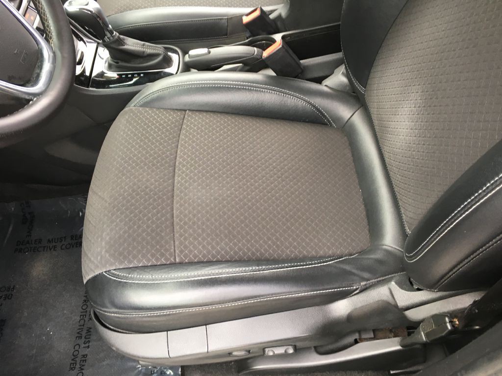 2017 Buick Enclave Image 18