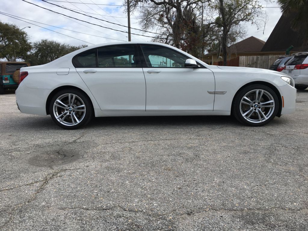 2014 BMW 7 Series Image 4