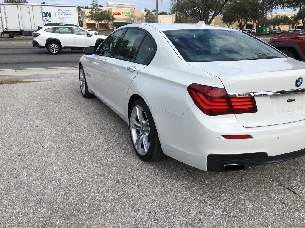 2014 BMW 7 Series Image 6