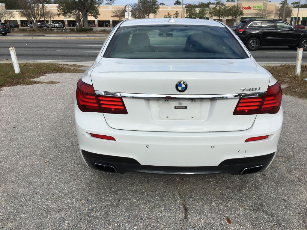 2014 BMW 7 Series Image 7