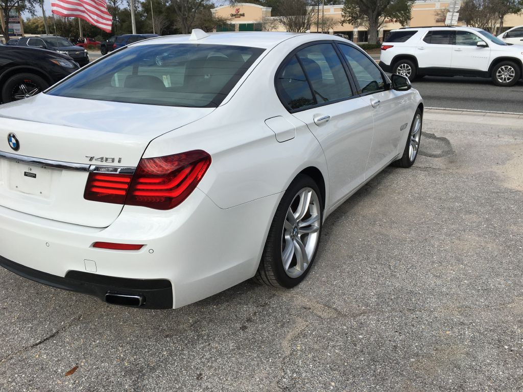 2014 BMW 7 Series Image 8
