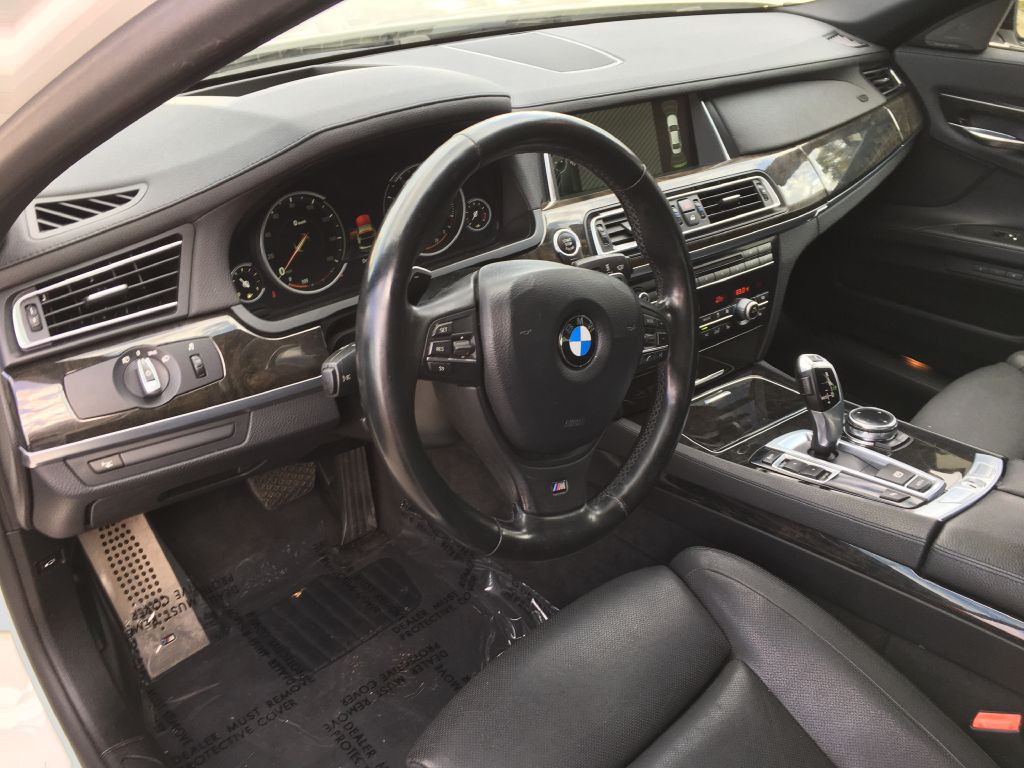 2014 BMW 7 Series Image 11