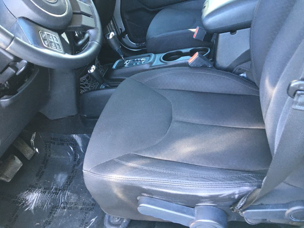 2016 Jeep Wrangler Image 11