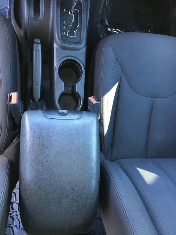 2016 Jeep Wrangler Image 17