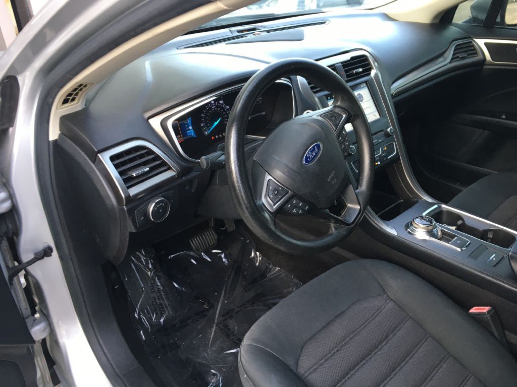 2017 Ford Fusion Image 11