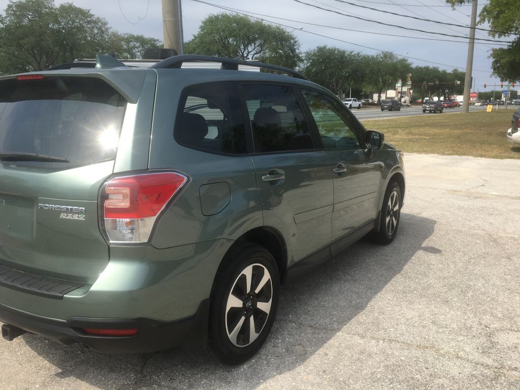 2017 Subaru Forester Image 5