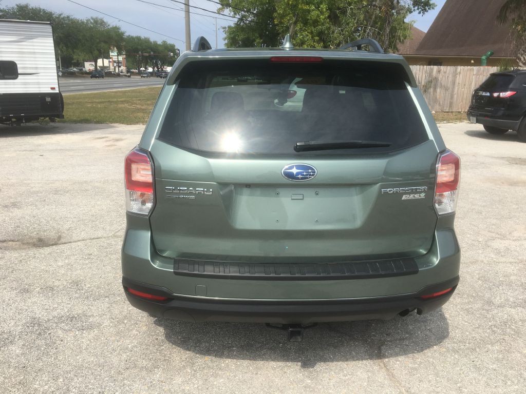 2017 Subaru Forester Image 6