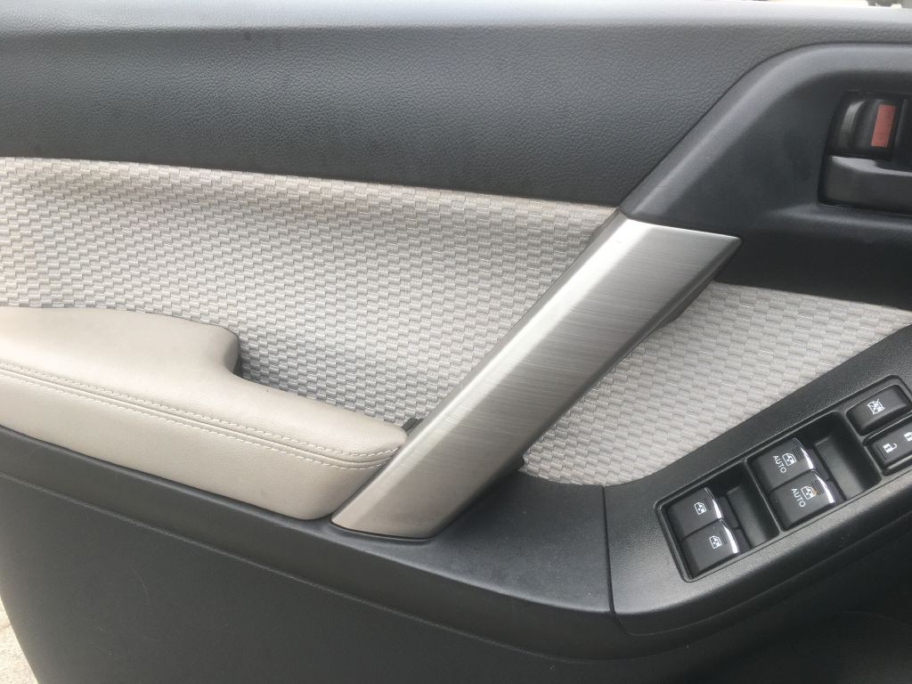 2017 Subaru Forester Image 10