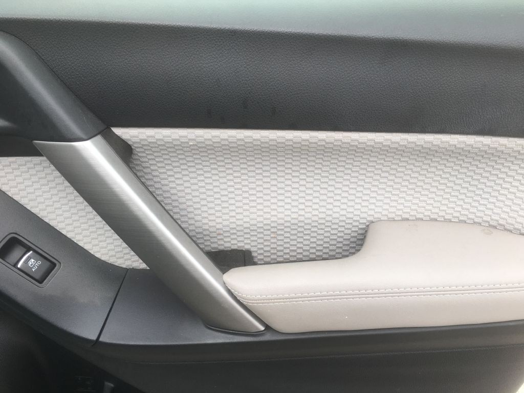 2017 Subaru Forester Image 12