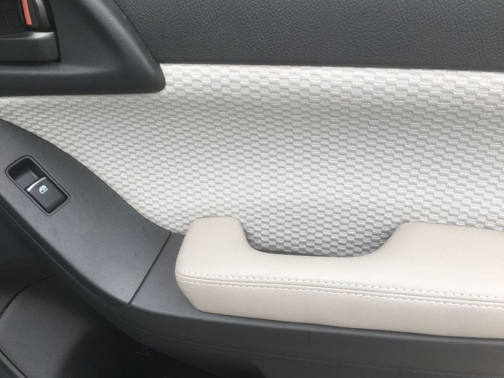 2017 Subaru Forester Image 14