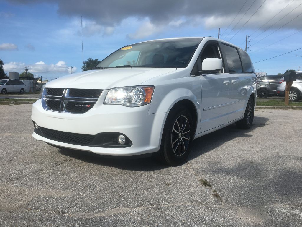 2017 Dodge Grand Caravan Image 4