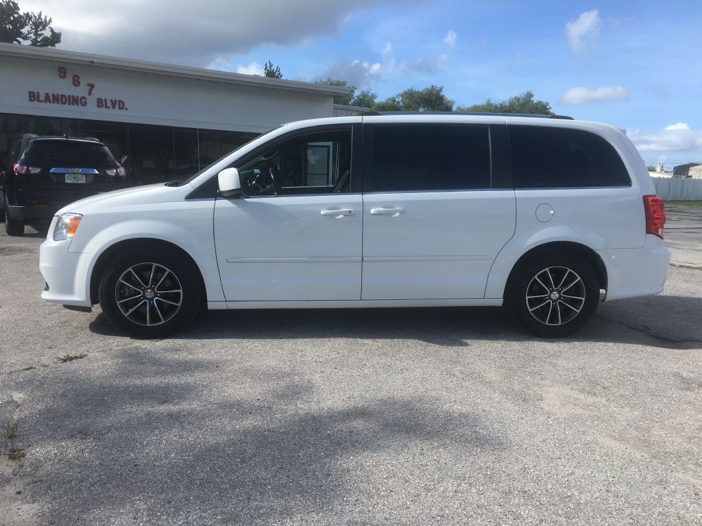 2017 Dodge Grand Caravan Image 5