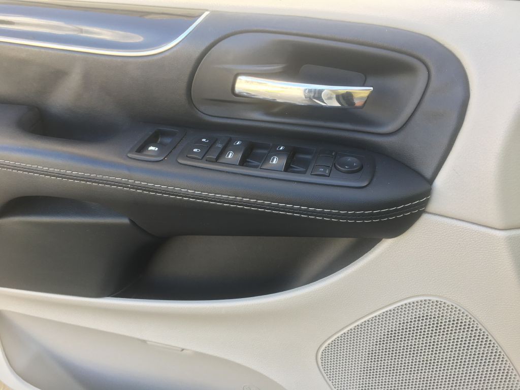 2017 Dodge Grand Caravan Image 9