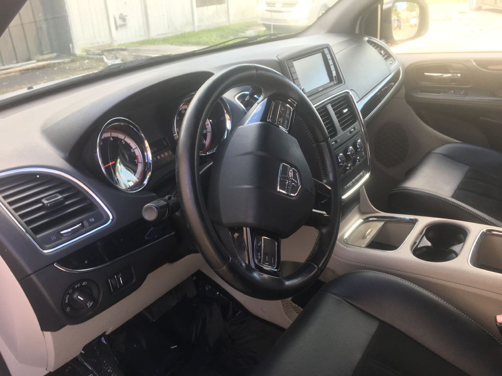 2017 Dodge Grand Caravan Image 10