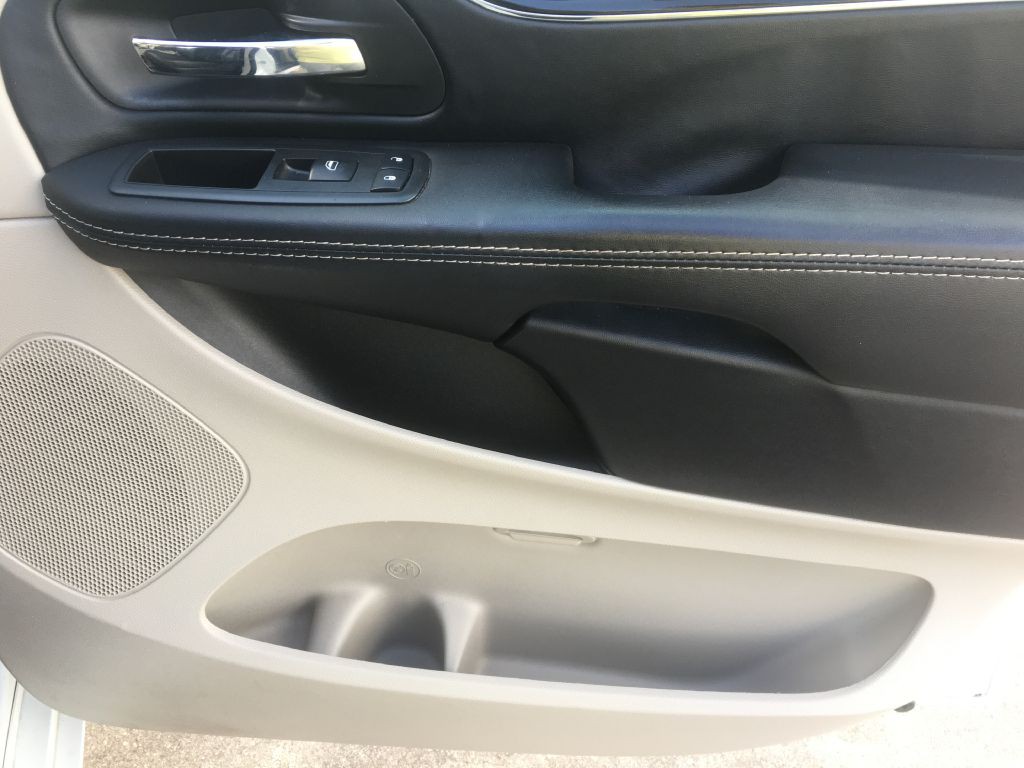 2017 Dodge Grand Caravan Image 14