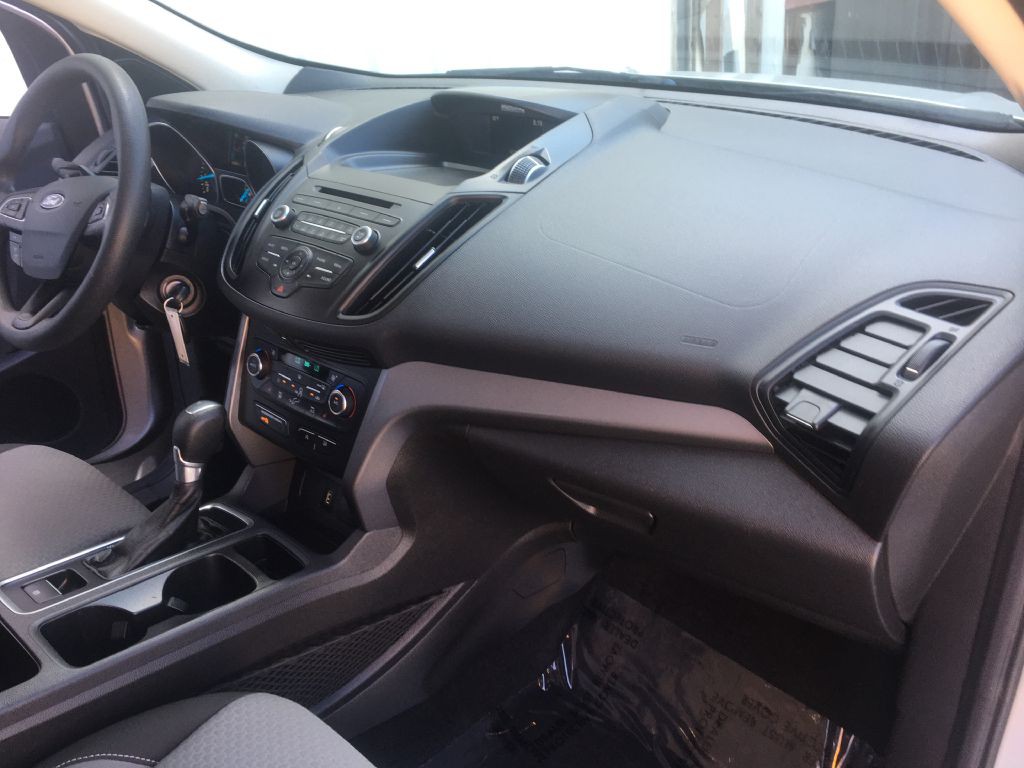 2017 Ford Escape Image 16