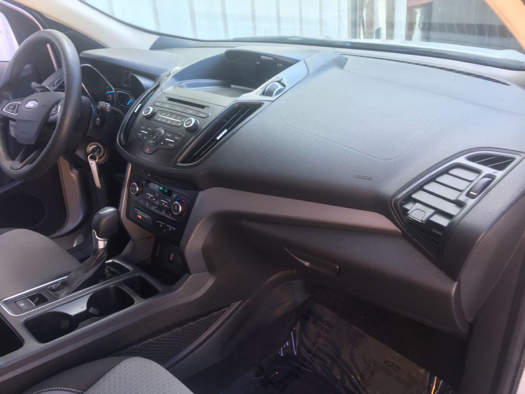 2017 Ford Escape Image 17