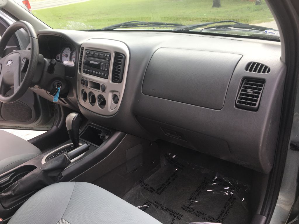 2007 Ford Escape Image 16