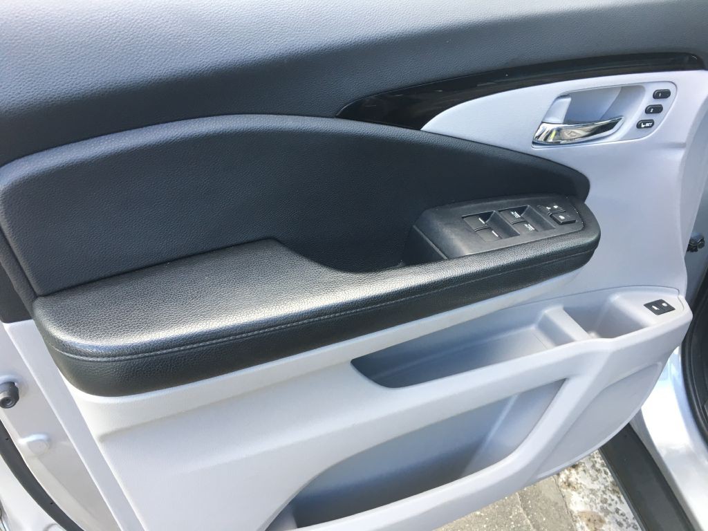 2016 Honda Pilot Image 9