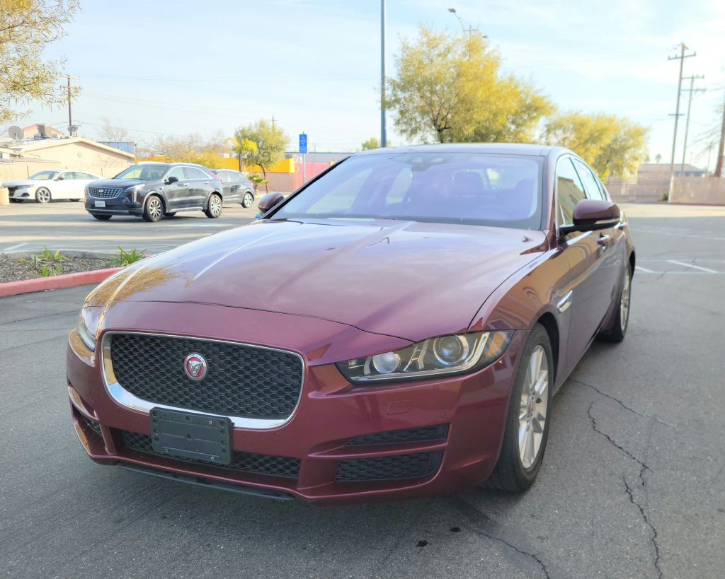 2017 Jaguar XE Image 1
