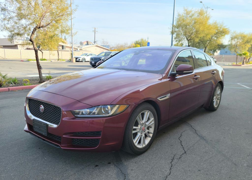 2017 Jaguar XE Image 3