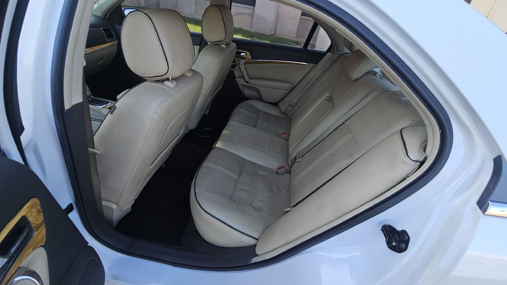 2012 Lincoln MKZ Image 11