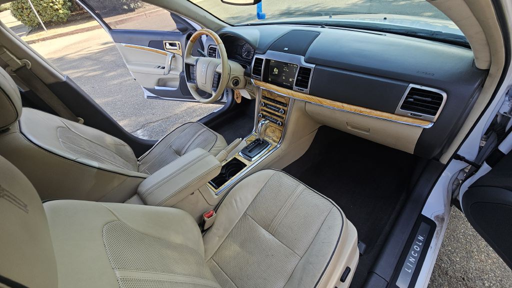 2012 Lincoln MKZ Image 12