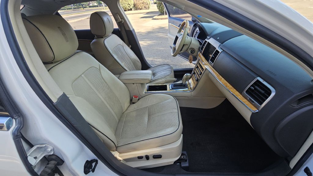2012 Lincoln MKZ Image 15