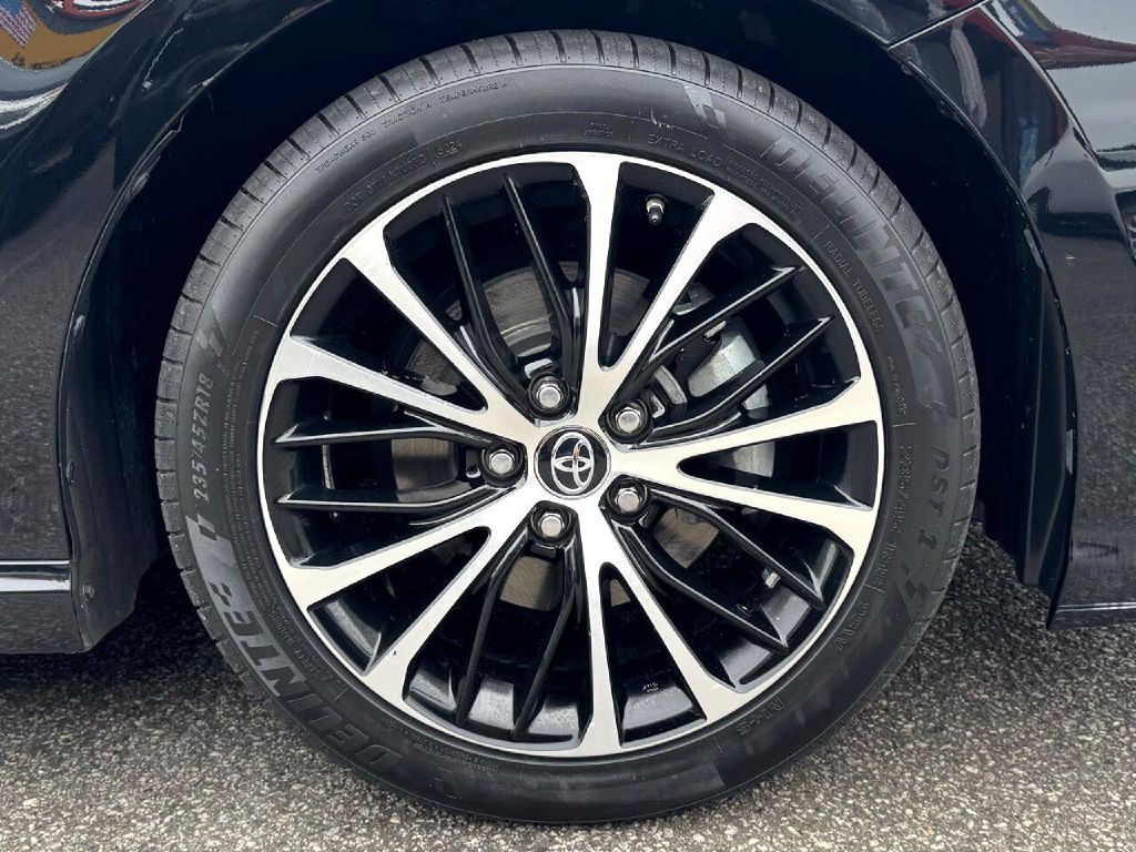 2019 Toyota Camry Image 6