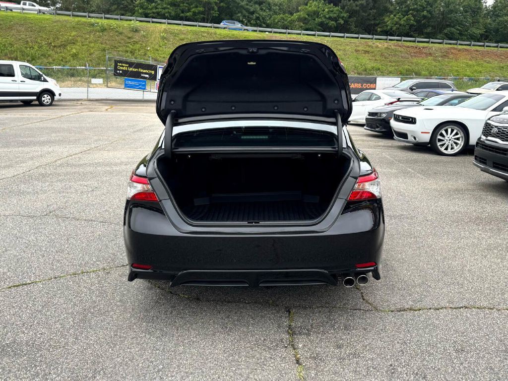 2019 Toyota Camry Image 13