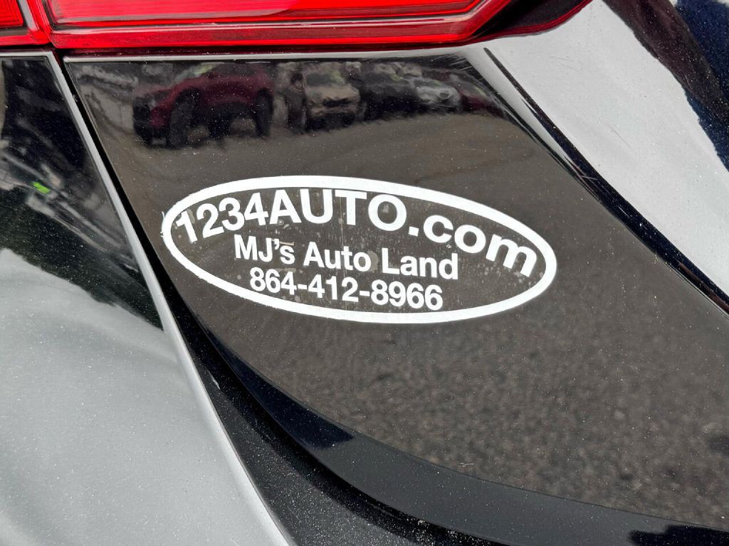 2019 Toyota Camry Image 17