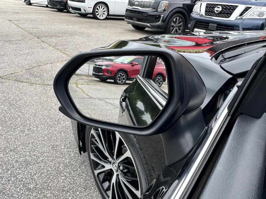 2019 Toyota Camry Image 25
