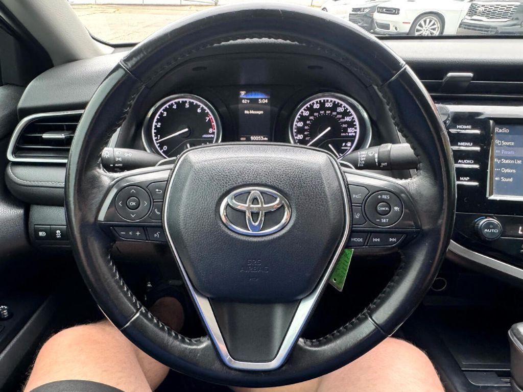 2019 Toyota Camry Image 34