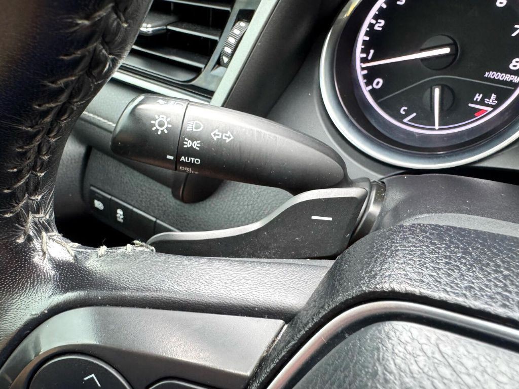2019 Toyota Camry Image 35