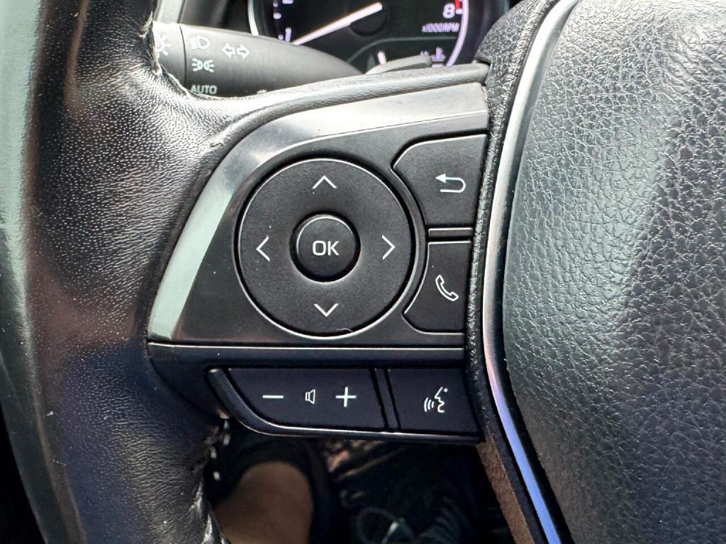 2019 Toyota Camry Image 36