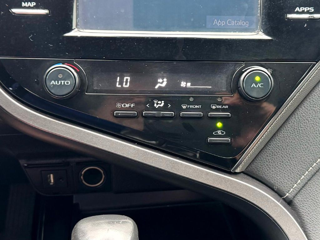 2019 Toyota Camry Image 46