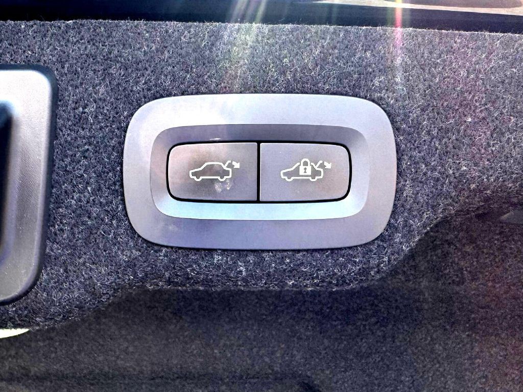 2018 Volvo S90 Image 21