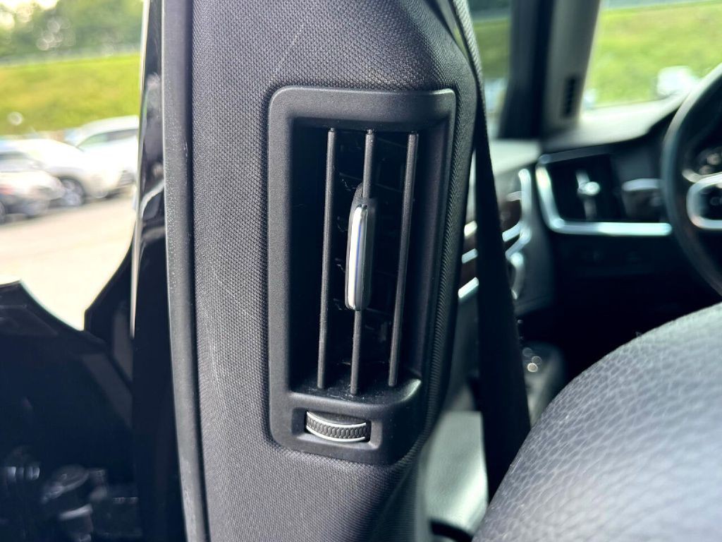 2018 Volvo S90 Image 32