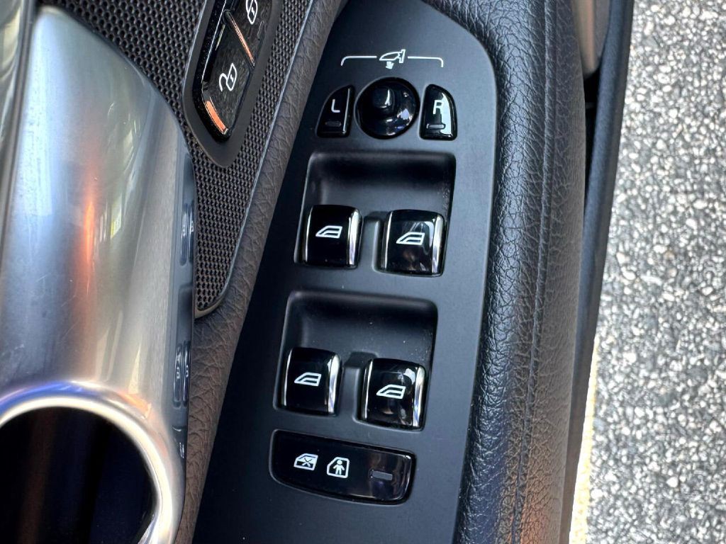 2018 Volvo S90 Image 36