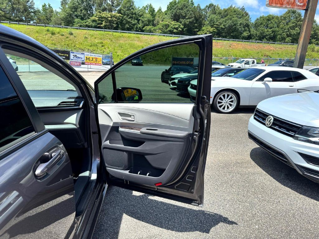 2022 Toyota Sienna Image 7