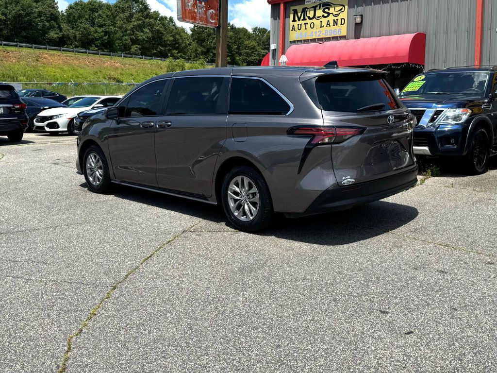2022 Toyota Sienna Image 24