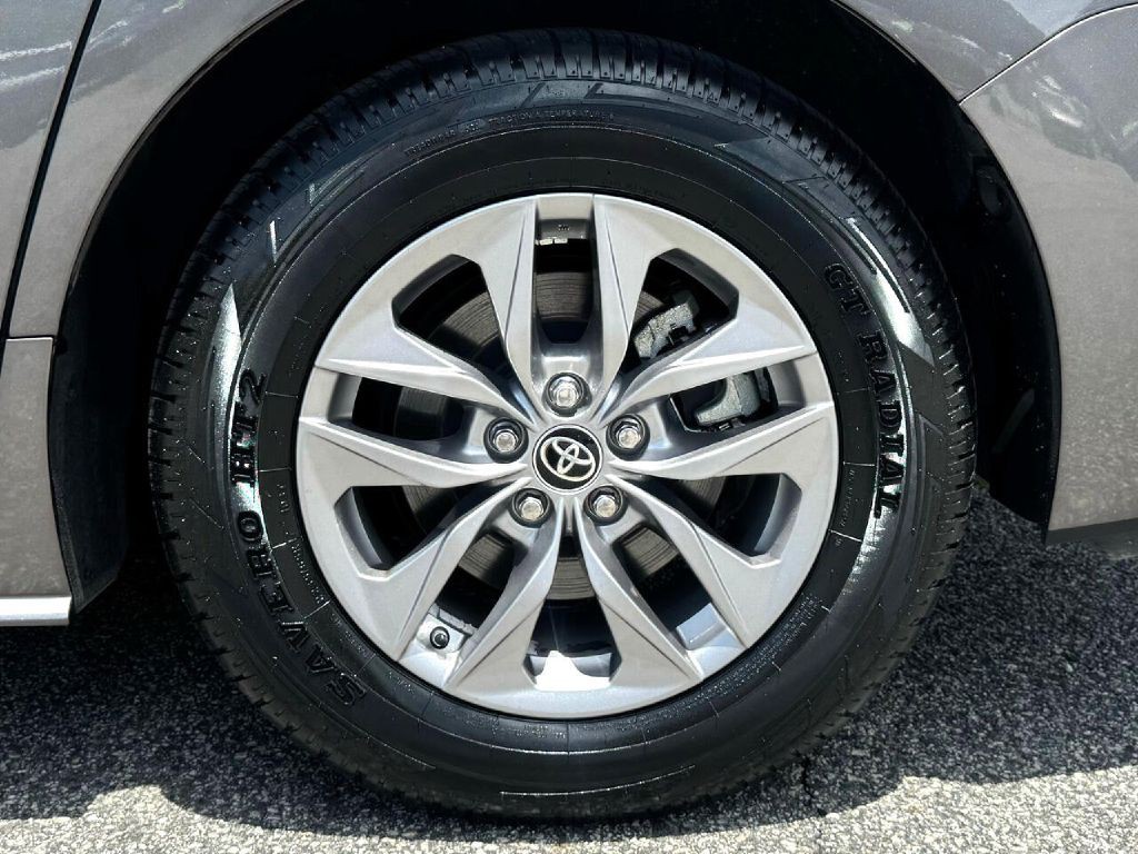 2022 Toyota Sienna Image 25