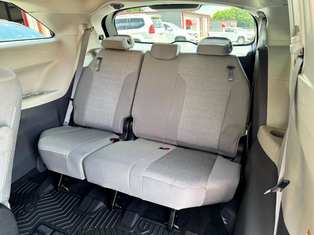 2022 Toyota Sienna Image 27