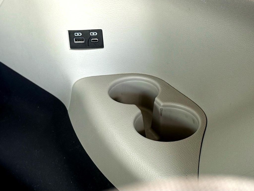 2022 Toyota Sienna Image 28