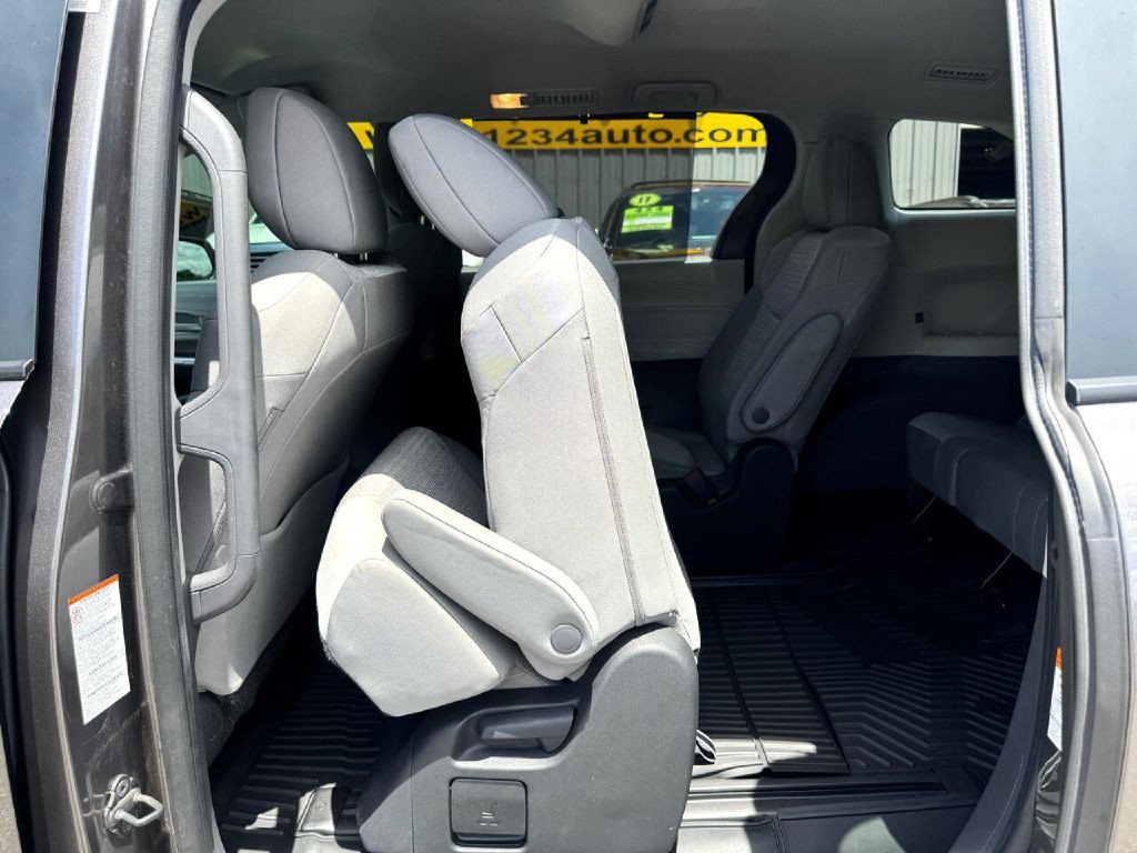 2022 Toyota Sienna Image 30