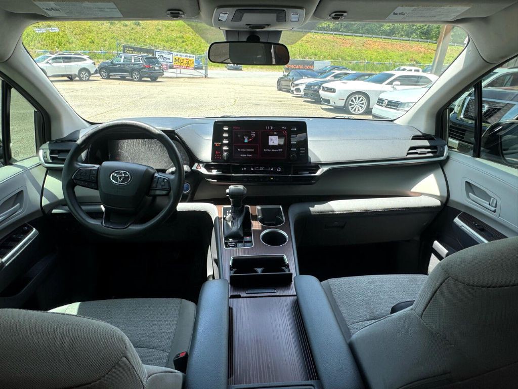 2022 Toyota Sienna Image 36