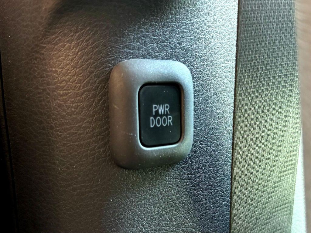 2022 Toyota Sienna Image 38