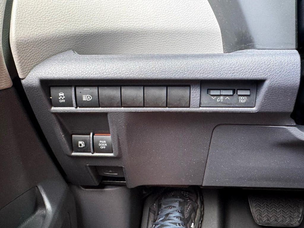 2022 Toyota Sienna Image 55