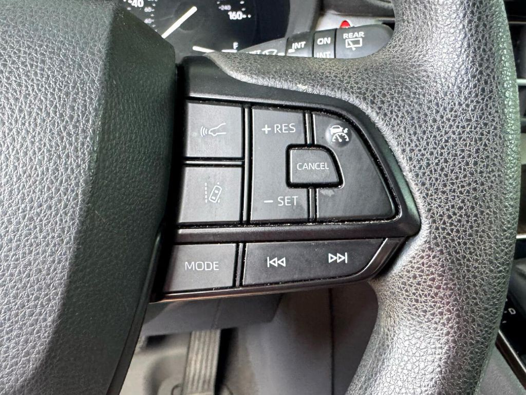 2022 Toyota Sienna Image 57
